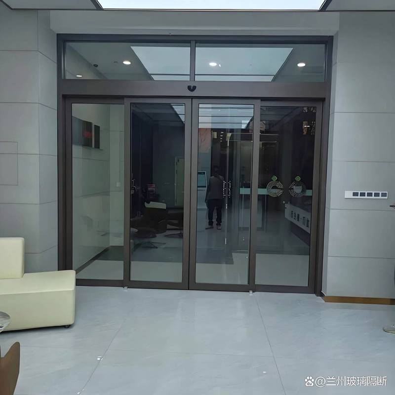 金昌玻璃感应门工作原理及其在现代建筑中的智能应用